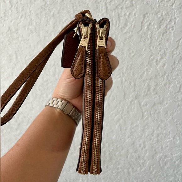NWOT Coach Signature Double Corner Zip Wristlet in Gold/ Khaki Redwood Canvas - Picture 3 of 7